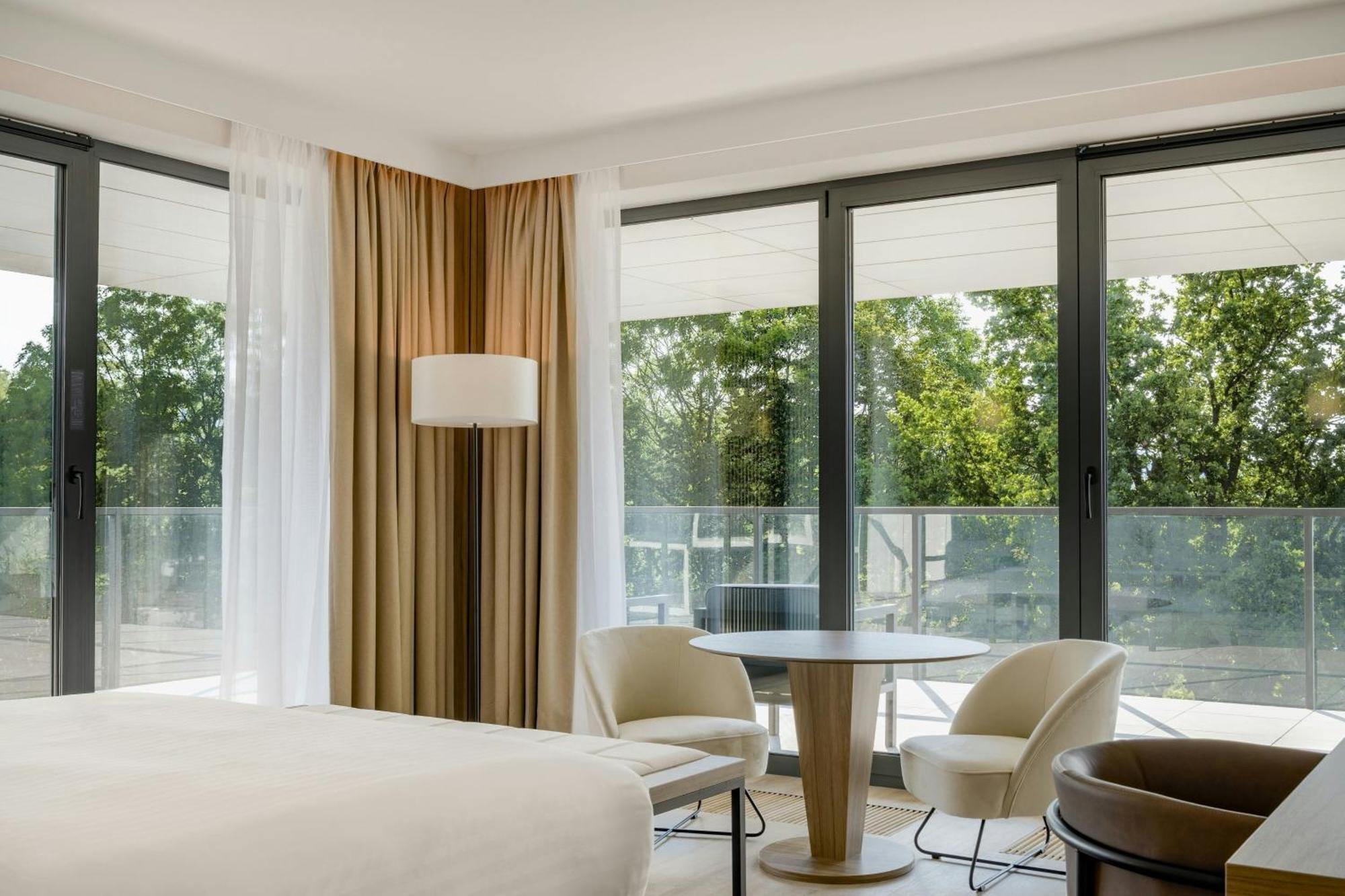 Ac Hotel By Marriott Krakow Exterior photo