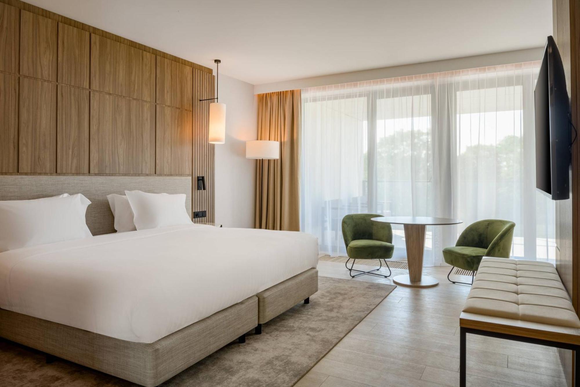 Ac Hotel By Marriott Krakow Exterior photo